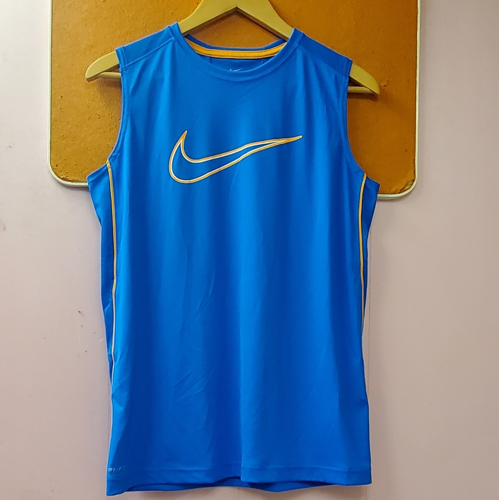 Nike Dri fit Youth XL sleeveless Tee